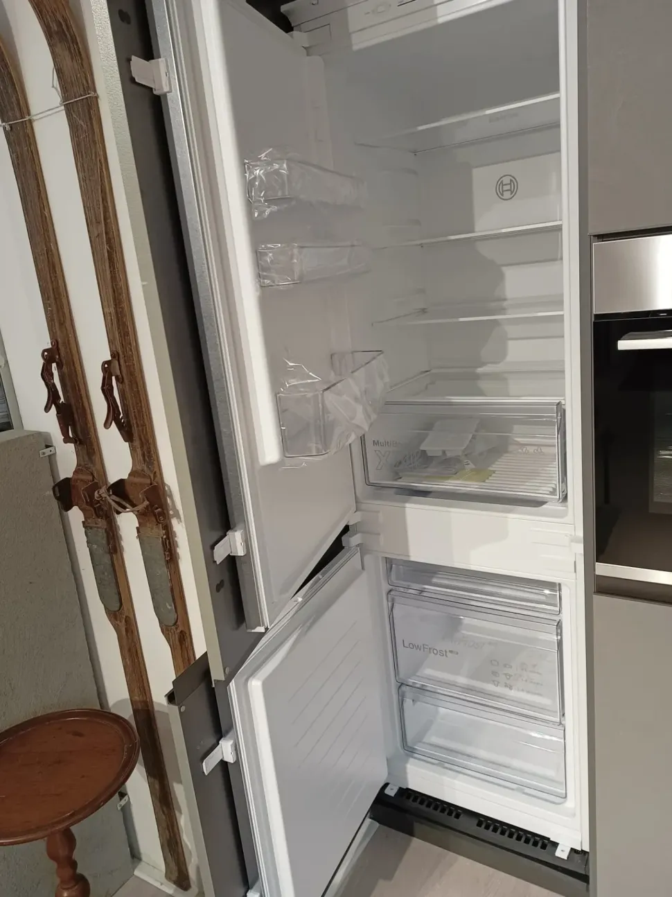 Cucina con isola in laminato materico grigia Kali a prezzo ribassato