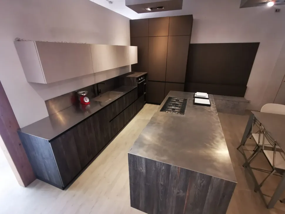 Cucina con isola in laminato materico altri colori Arrex a prezzo ribassato