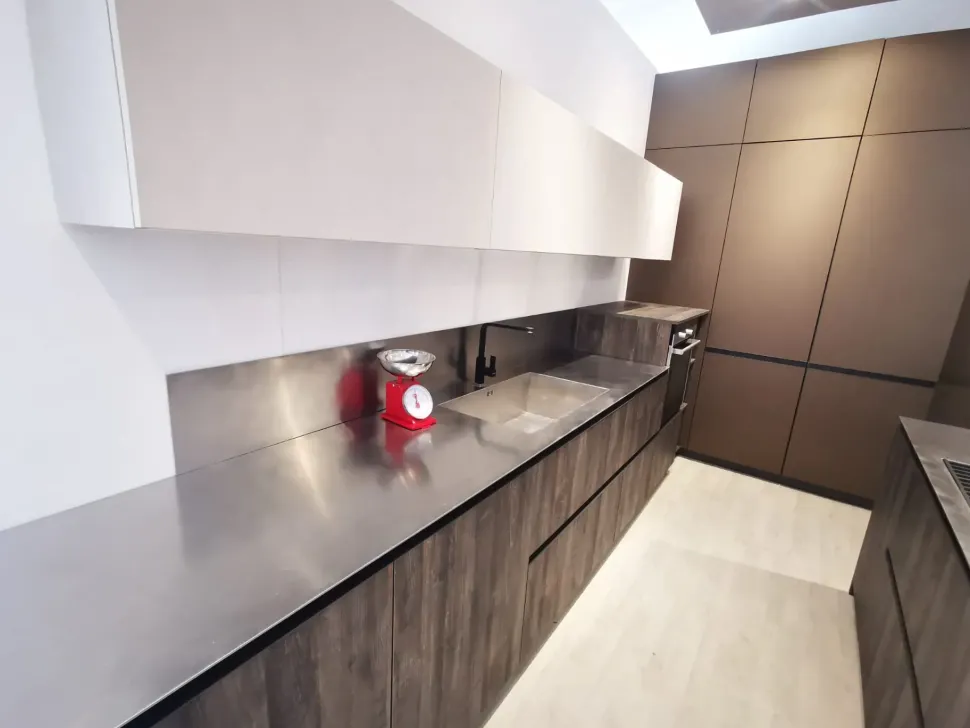Cucina con isola in laminato materico altri colori Arrex a prezzo ribassato