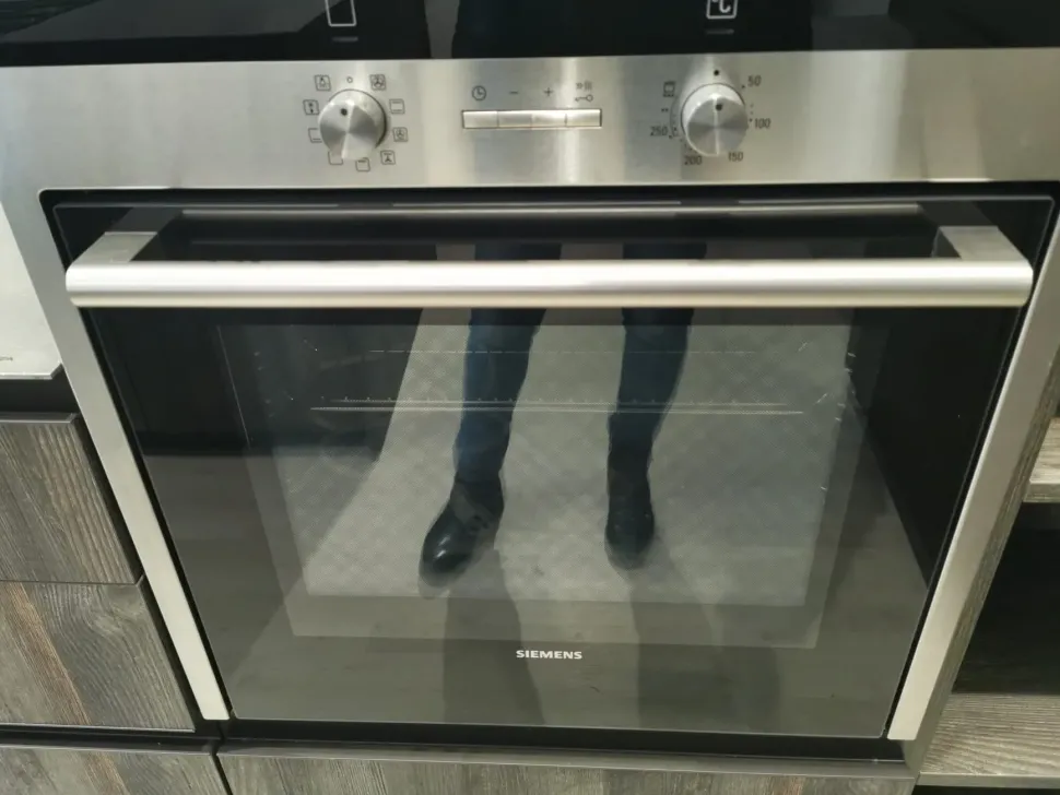 Cucina con isola in laminato materico altri colori Arrex a prezzo ribassato