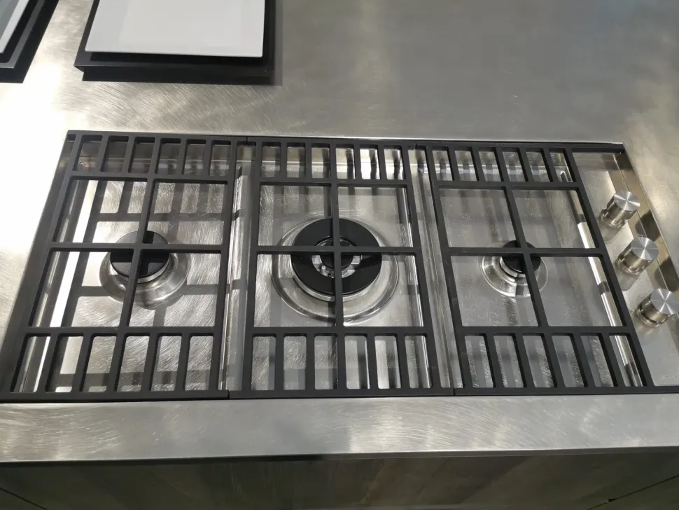 Cucina con isola in laminato materico altri colori Arrex a prezzo ribassato