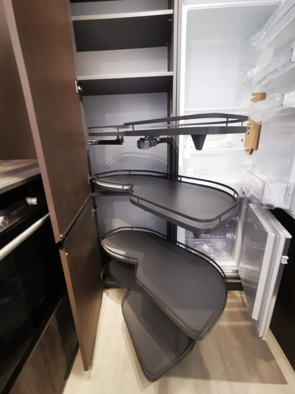 Cucina con isola in laminato materico altri colori Arrex a prezzo ribassato