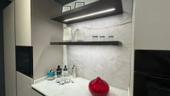 Cucina con isola in laminato materico a prezzo scontato 55%