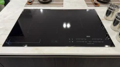 Cucina con isola in laminato materico a prezzo scontato 55%