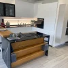 Cucina con isola in laminato opaco a prezzo ribassato 47%