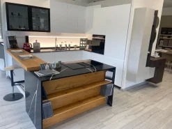 Cucina con isola in laminato opaco a prezzo ribassato 47%