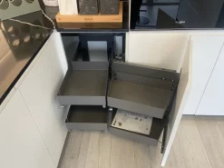 Cucina con isola in laminato opaco a prezzo ribassato 47%