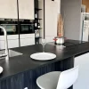 Cucina con isola in nobilitato a prezzo scontato 50%