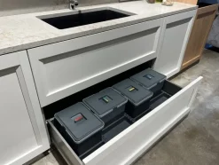 Cucina con isola in nobilitato bianca Palio a prezzo ribassato