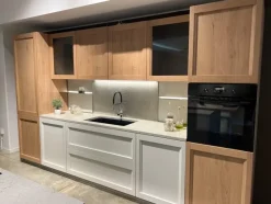 Cucina con isola in nobilitato bianca Palio a prezzo ribassato