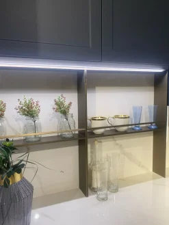 Cucina con isola in polimerico opaco blu Gaia a prezzo scontato