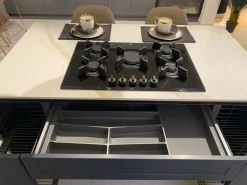 Cucina con isola in polimerico opaco blu Gaia a prezzo scontato