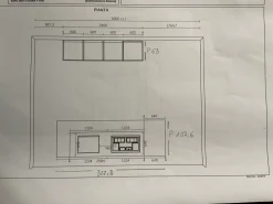 Cucina con isola in vetro a prezzo ribassato 50%