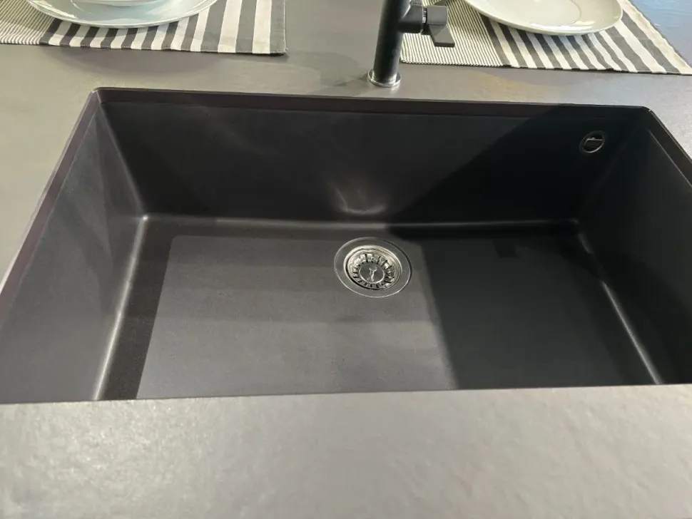 Cucina con isola moderna altri colori Mobilturi Gaia pet a soli 11000 Euro