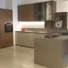 Cucina con penisola in laminato lucido a prezzo ribassato 52%