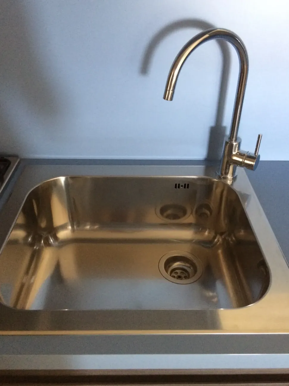 Cucina con penisola in laminato materico a prezzo ribassato 45%