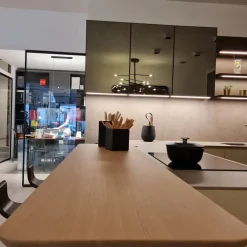 Cucina con penisola in laminato opaco a prezzo scontato 59%