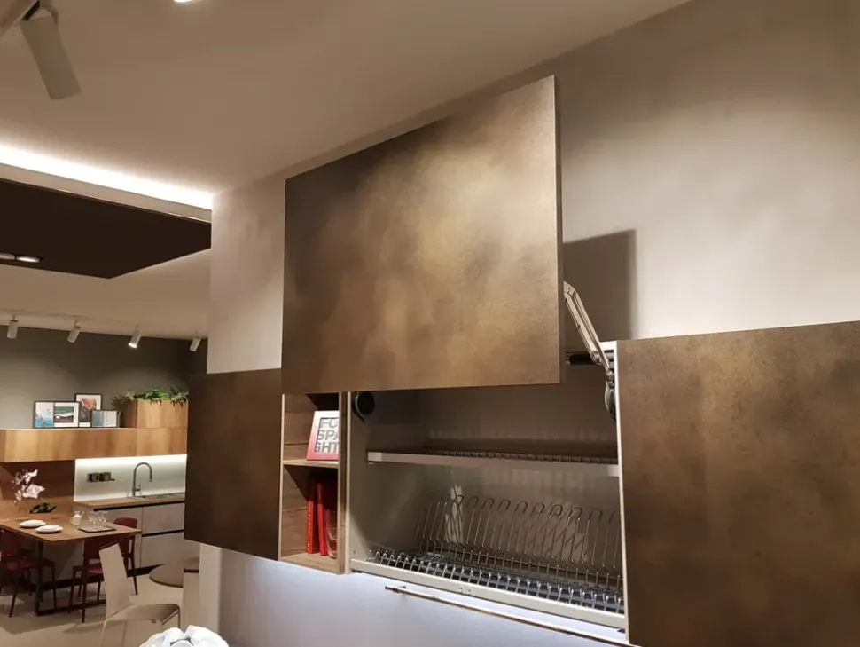 Cucina con penisola in laminato materico a prezzo scontato 33%