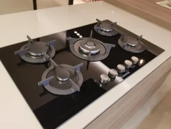 Cucina con penisola in laminato materico a prezzo scontato 33%