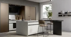 Cucina con penisola in laminato opaco a prezzo scontato 30%