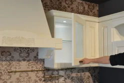 Cucina con penisola in legno bianca Cc02 a prezzo scontato