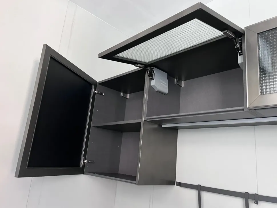 Cucina con penisola in legno a prezzo scontato 45%