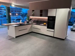 Cucina con penisola in melaminico altri colori Liberamente a prezzo scontato