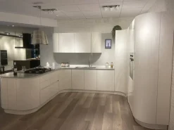 Cucina con penisola moderna bianca Ar