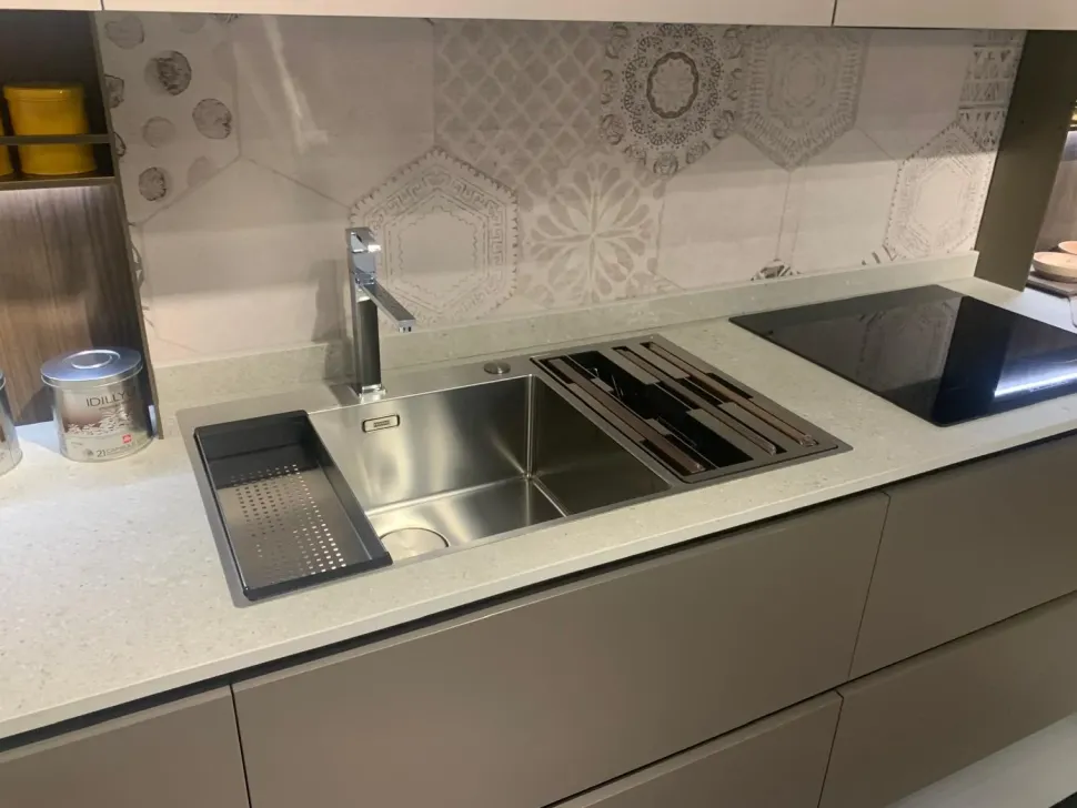 Cucina con penisola moderna tortora Stosa Infinity a soli 11972 Euro