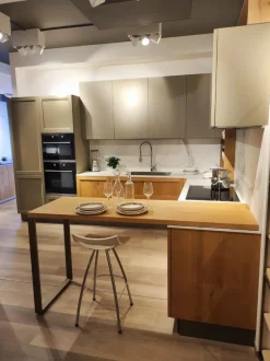 Cucina country con penisola Milano Veneta cucine a prezzo scontato