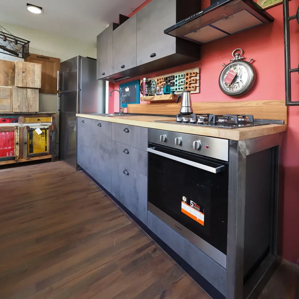 Cucina Cucina industrial piano legno lineare Outlet etnico con un ribasso imperdibile