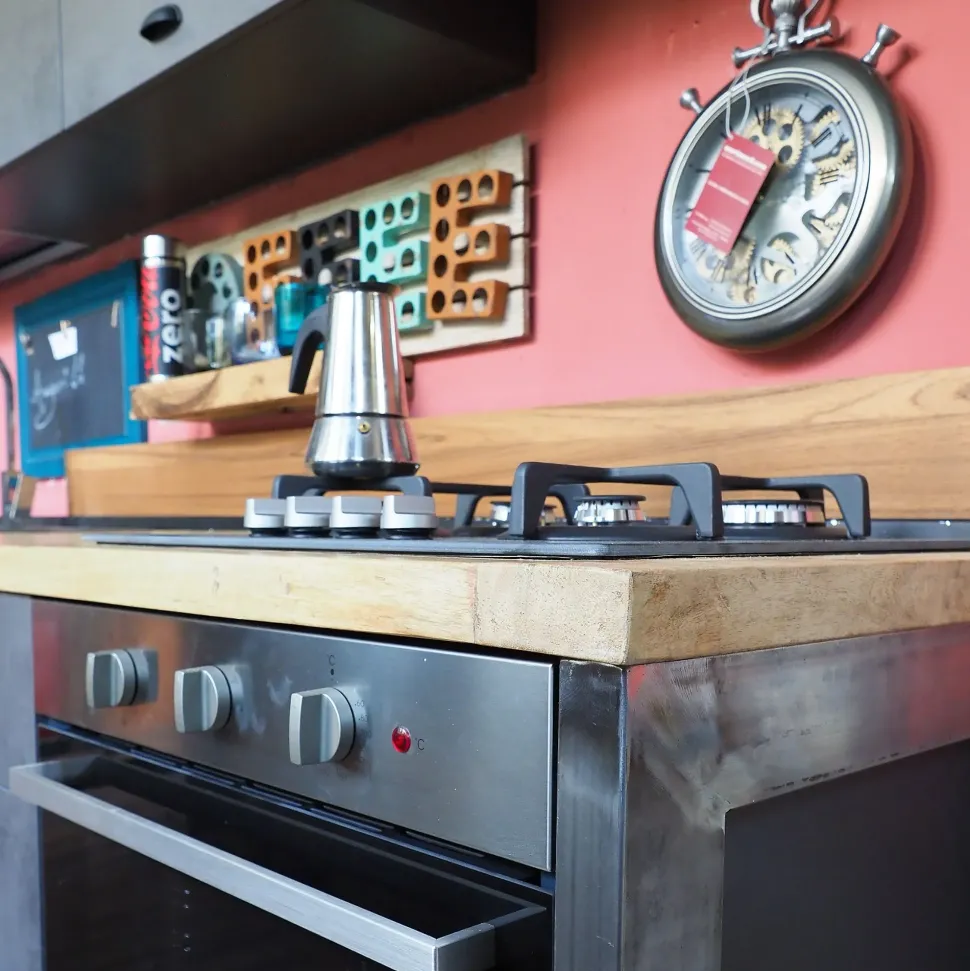 Cucina Cucina industrial piano legno lineare Outlet etnico con un ribasso imperdibile