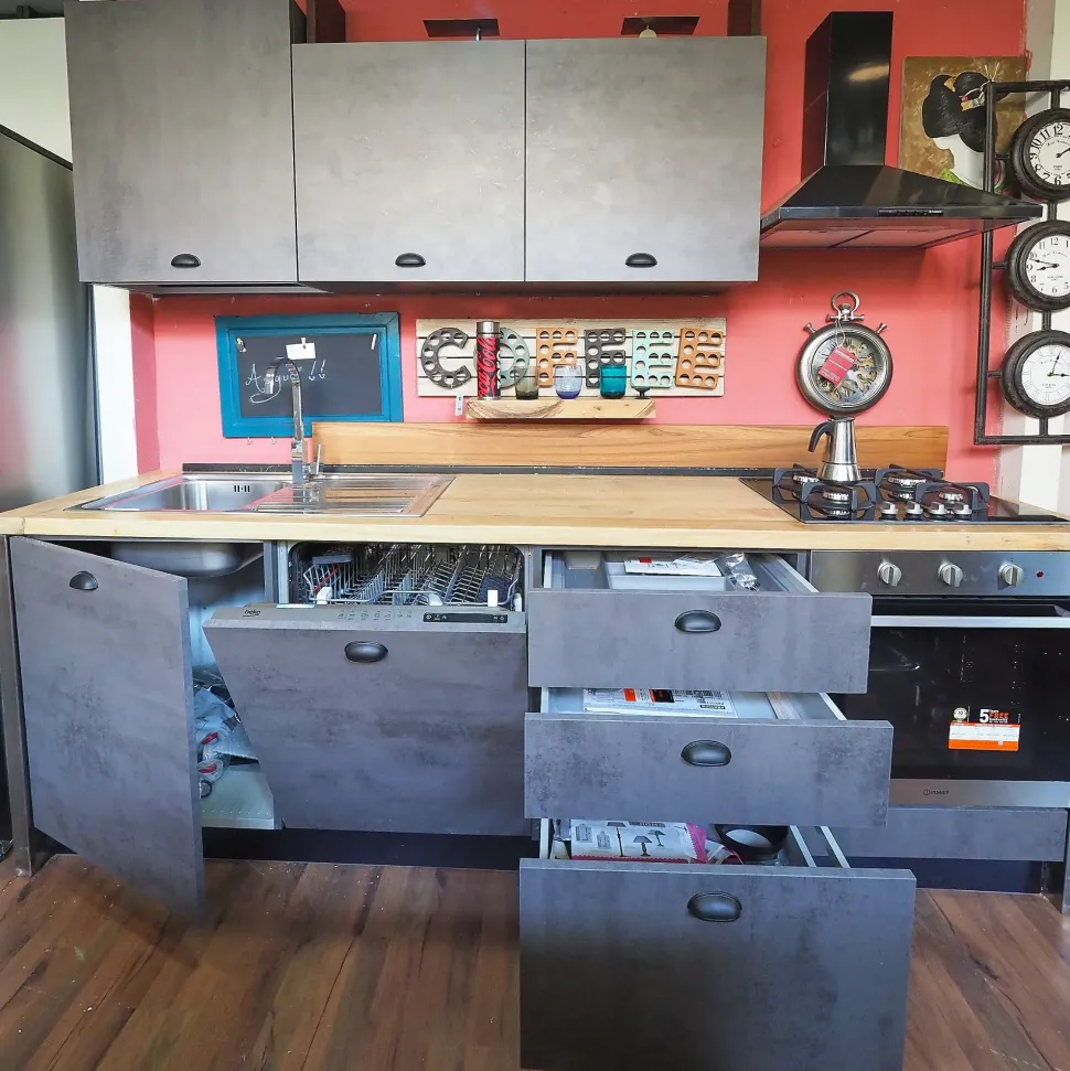 Cucina Cucina industrial piano legno lineare Outlet etnico con un ribasso imperdibile