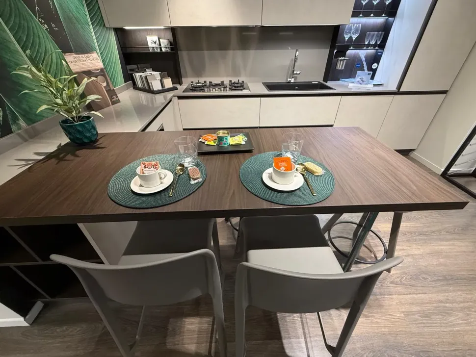 Cucina Cucina q01 con penisola Ar-due con un ribasso imperdibile