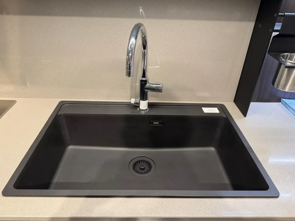 Cucina Cucina q01 con penisola Ar-due con un ribasso imperdibile