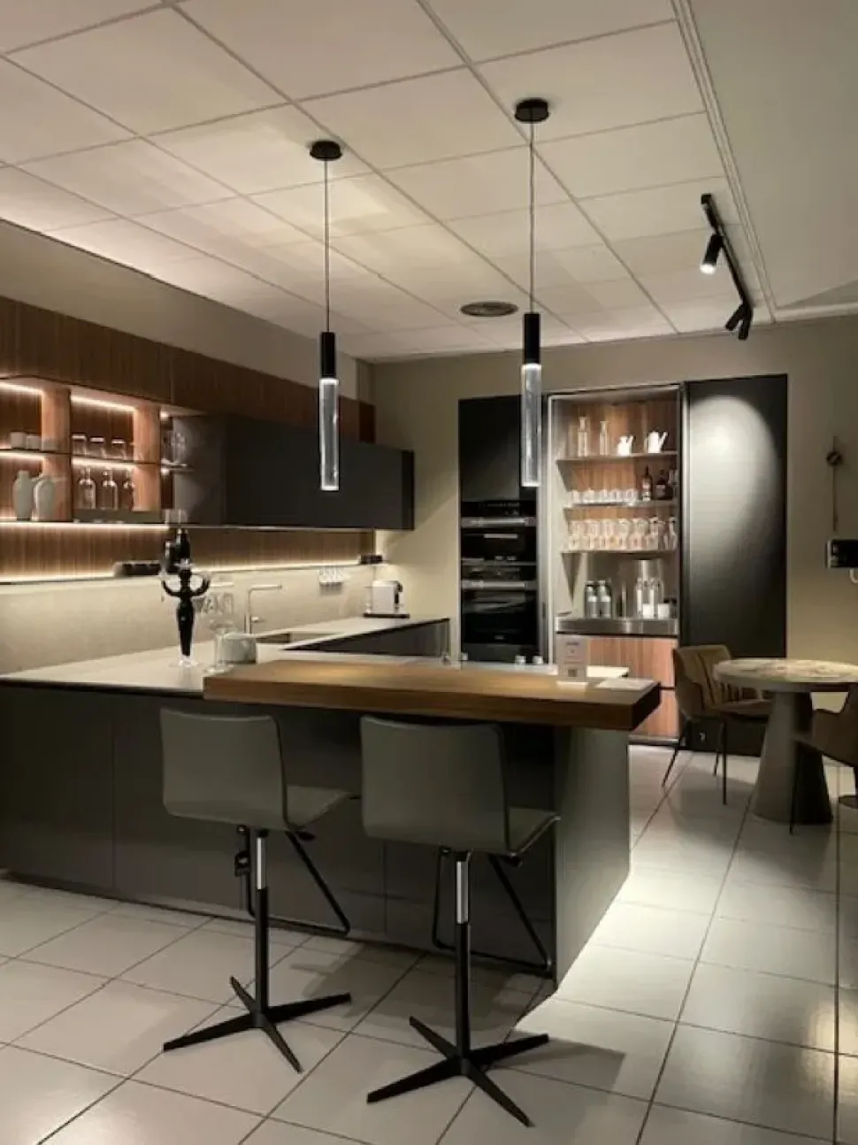 Cucina Cucina sign ad angolo Ernestomeda con uno sconto imperdibile