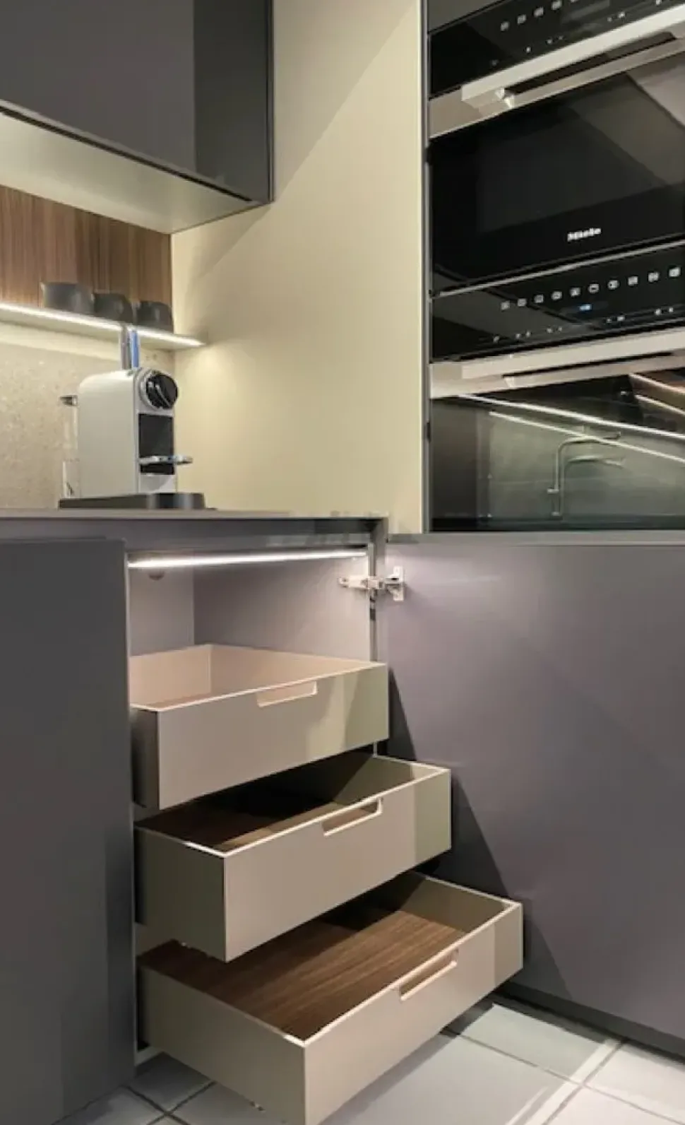 Cucina Cucina sign ad angolo Ernestomeda con uno sconto imperdibile