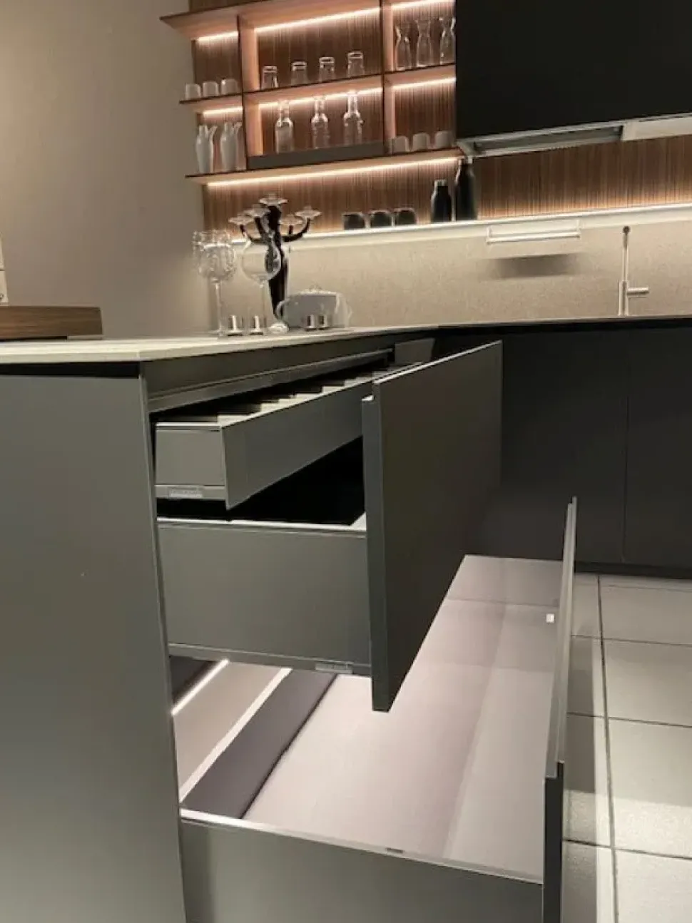 Cucina Cucina sign ad angolo Ernestomeda con uno sconto imperdibile