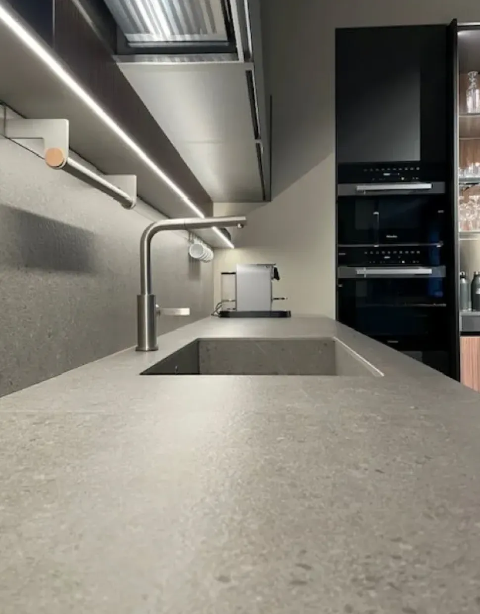 Cucina Cucina sign ad angolo Ernestomeda con uno sconto imperdibile