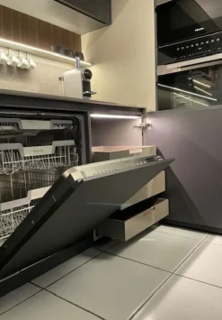 Cucina Cucina sign ad angolo Ernestomeda con uno sconto imperdibile