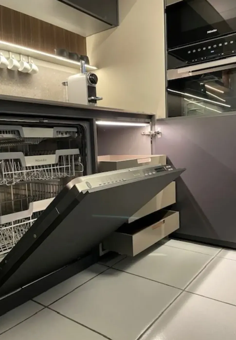 Cucina Cucina sign ad angolo Ernestomeda con uno sconto imperdibile