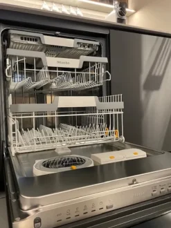 Cucina Cucina sign ad angolo Ernestomeda con uno sconto imperdibile