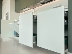 Cucina Cucina trend verde opaco moderna bianca Forma 2000 lineare scontata 40%