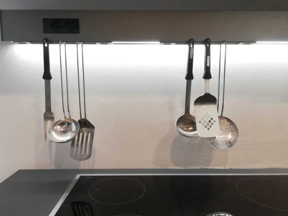 Cucina Dada in laminato materico a -51%! Prezzi Outlet: non perdere l'occasione!