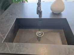 Cucina design con isola Mantis Binova a prezzo ribassato