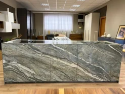 Cucina design con isola Monolith Artigianale a prezzo scontato