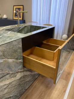 Cucina design con isola Monolith Artigianale a prezzo scontato