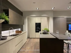 Cucina design con isola Skill  Modulnova a prezzo scontato