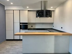 Cucina design con penisola Primopiano cucine Ingrosso cucine moderne icm04 a prezzo scontato