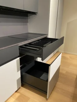 Cucina design lineare Fenix e laminato Artigianale a prezzo ribassato